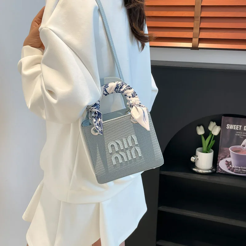 

2025 Casual Shoulder Bag, Trendy Crossbody Purse for Women, Fashion Day-to-Night Tote, Minimalist Sling Bag, Textured Top Handle