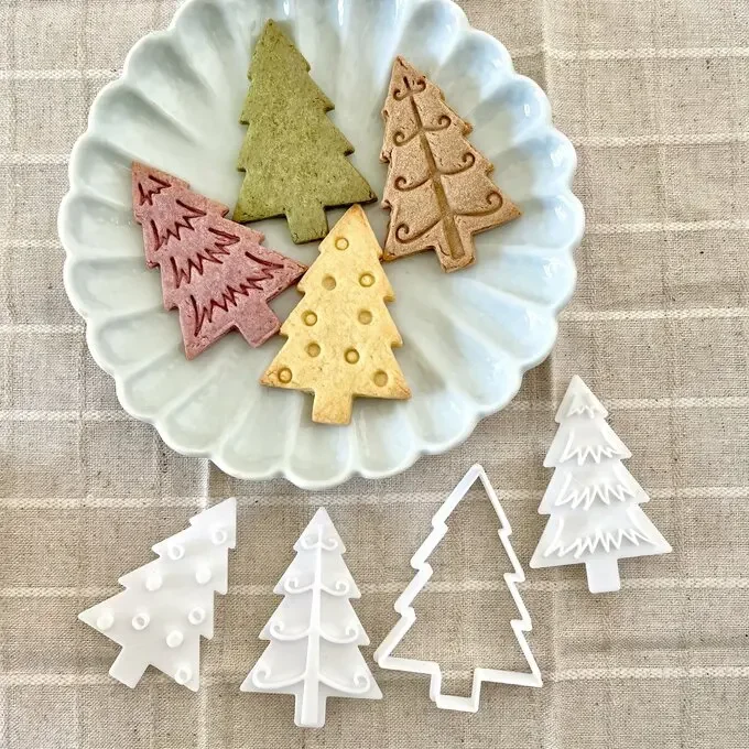 Christmas Tree Cookie Cutters Biscuit Mold Japanese Cute Cartoon Large and Small Fondant Tree Cutting Mold DIY Baking Tools