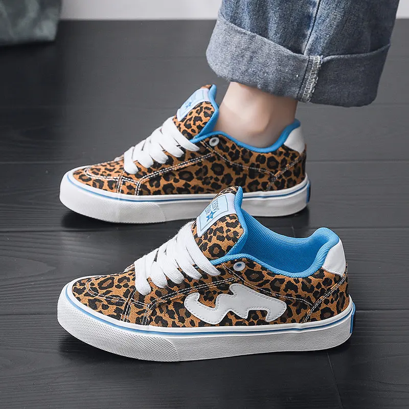 New Design Fashion Leopard Printed Men's Skateboarding Shoes Unisex Breathable Canvas Shoes Lace-up Casual Sneakers Men Women