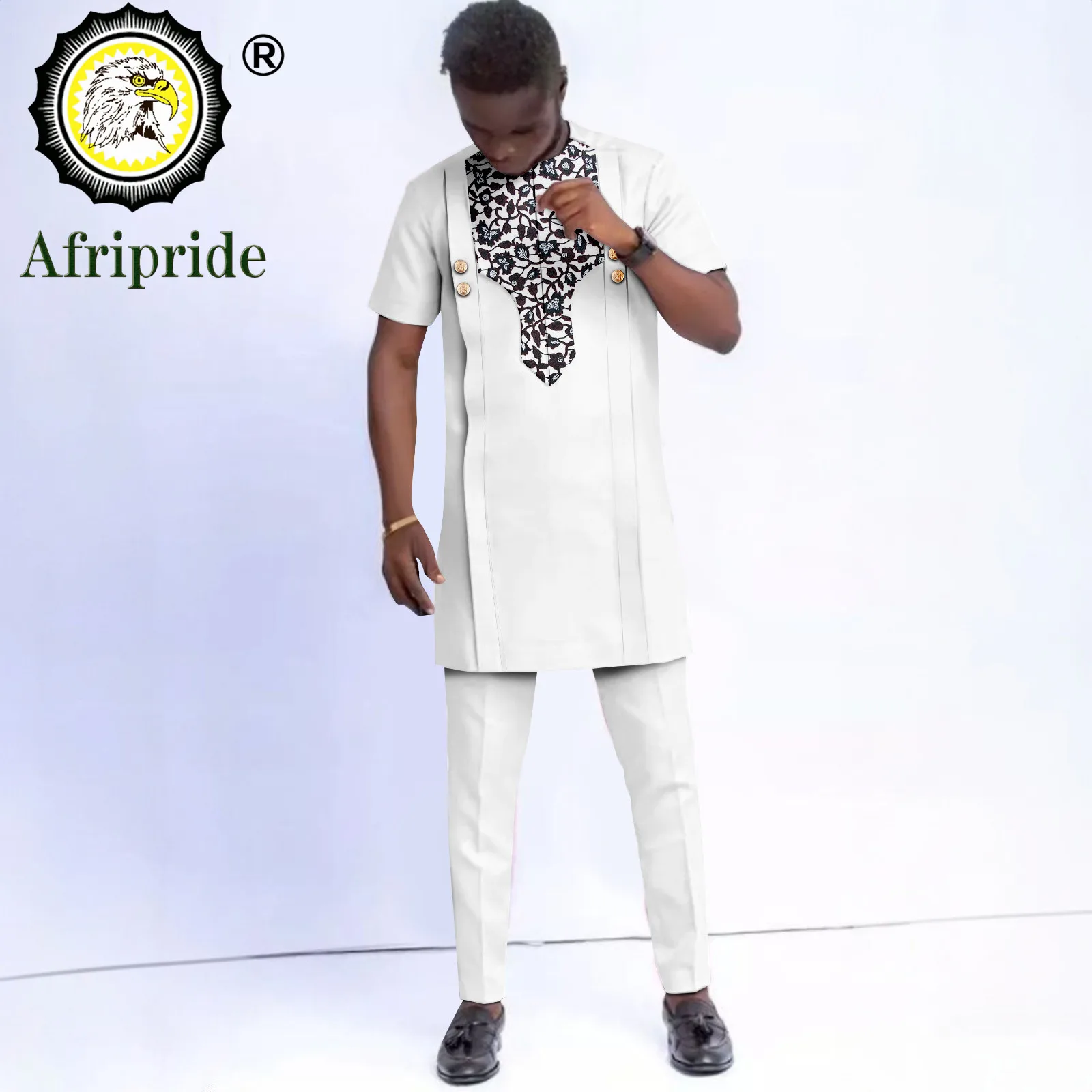 

African Suits for Men Embroidery Short Sleeve Cold Button Shirts and Pants 2 Piece Set Print Outfits Wedding Evening 2416036