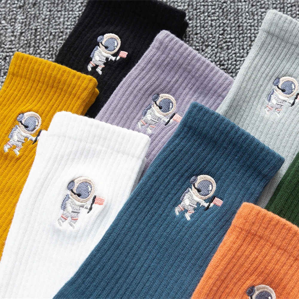 New Funny Embroidery Cartoon Astronaut Space Unisex Streetwear Skateboard Sport Hipster Harajuku Soft Cotton Couples Art Socks