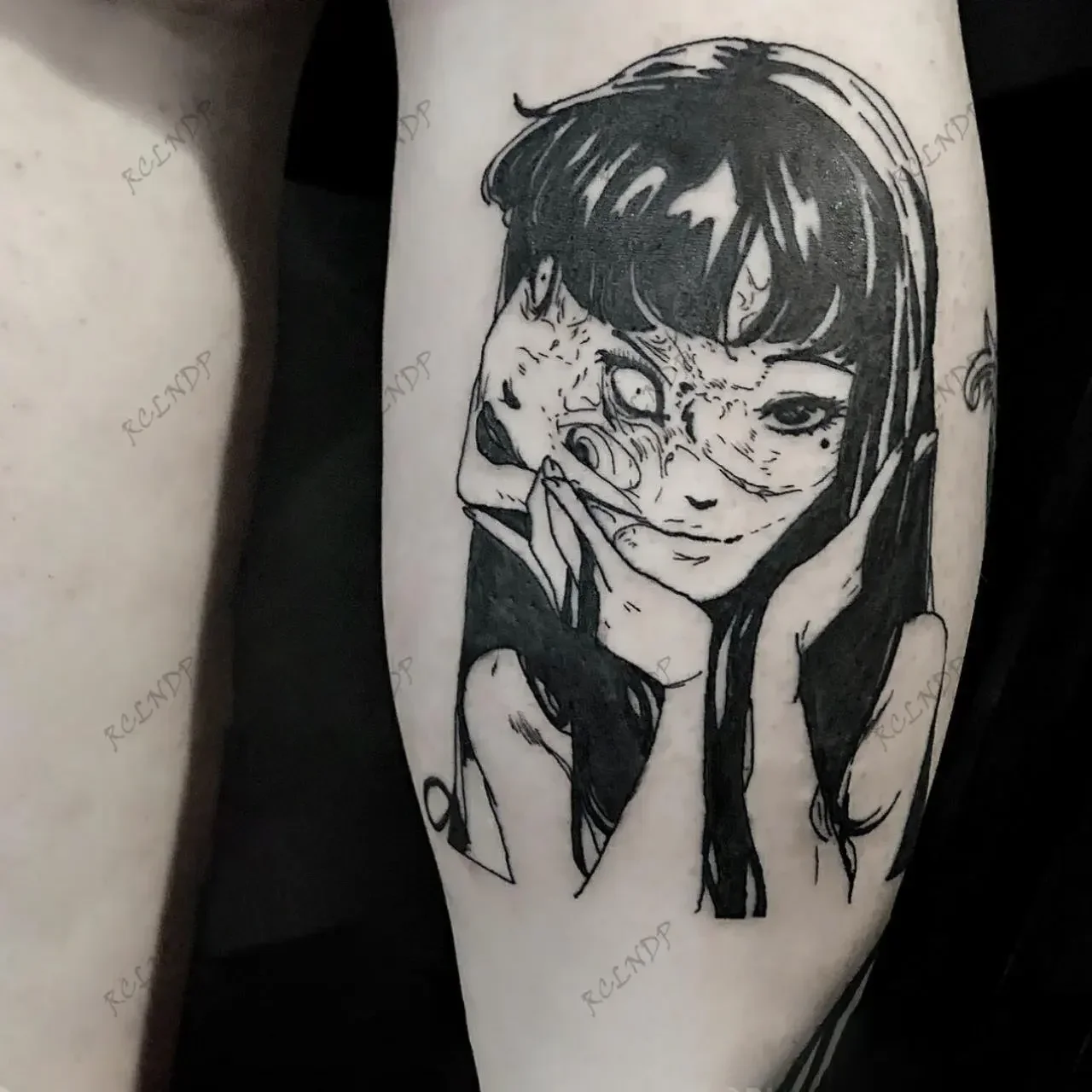 Pegatina de tatuaje temporal a prueba de agua, Anime japonés, cómics oscuros de doble cara, Kawakami Tomie, chica malvada, tatuaje falso para mujeres y hombres