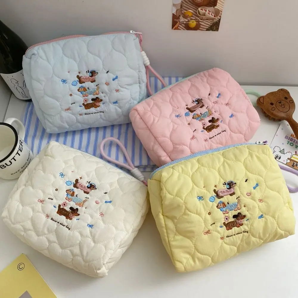 

Cartoon Embroidery Puppy Cosmetic Bag Quilted Portable Ladies Clutch Bags Makeup Bag Travel