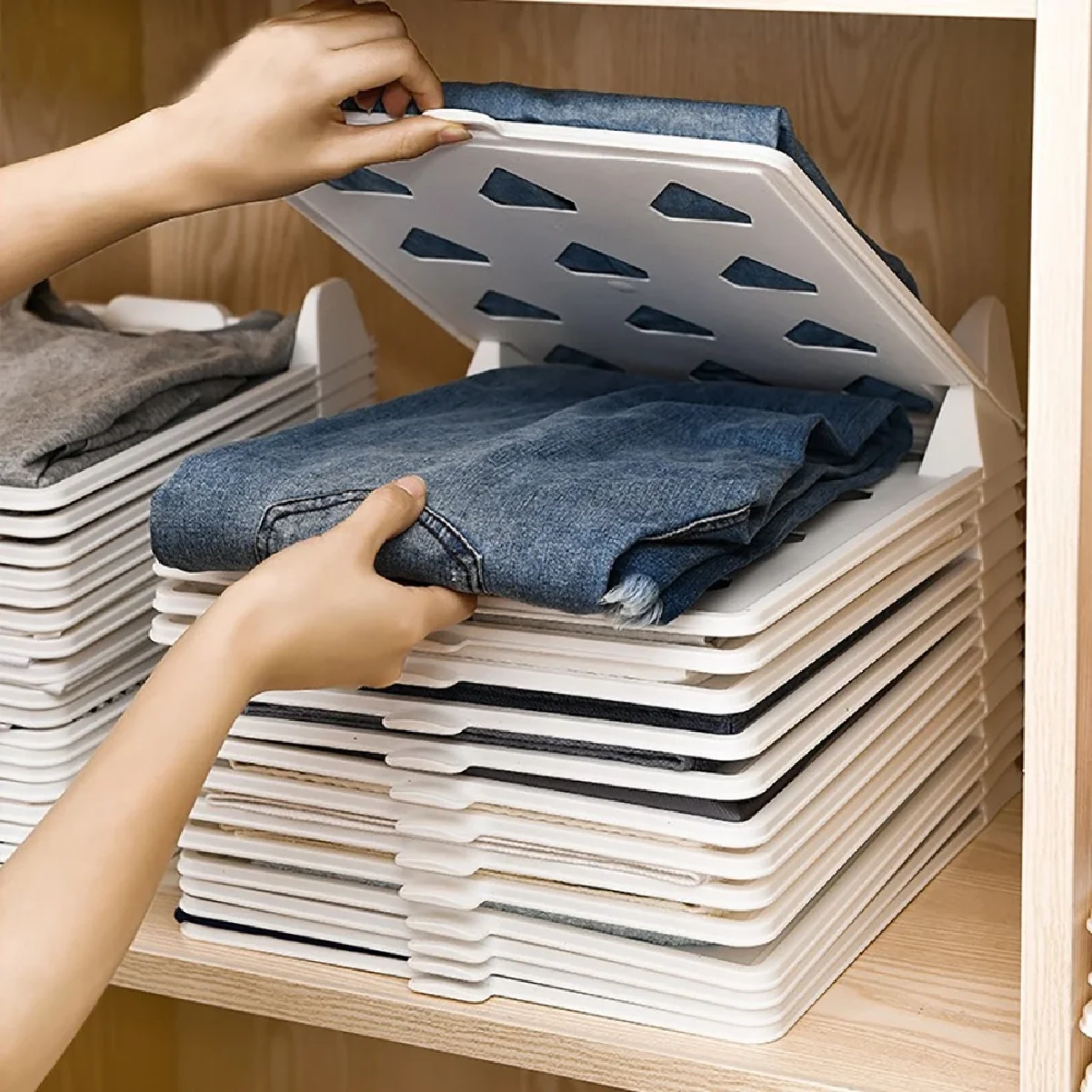 

Layered Folding Clothes Storage Board Pants T-Shirt Organizer Rack for Home Wardrobe Short Sleeve Classification Stacking Board