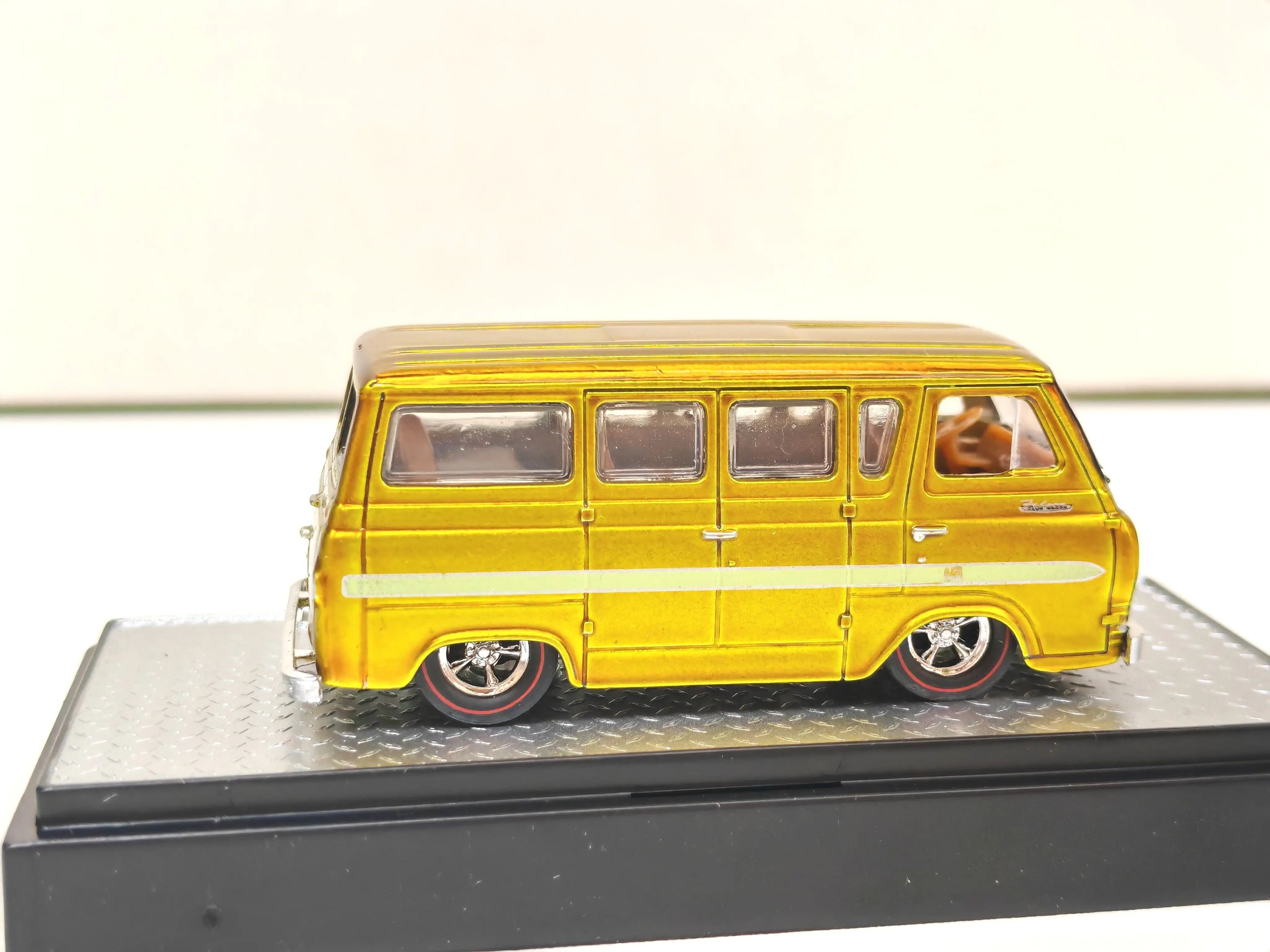 Liga a coleção modelo fundida do carro, vagão do clube do falcão de Ford, presente do brinquedo do ouro, máquinas do M2, 1:64, R75, 1:64