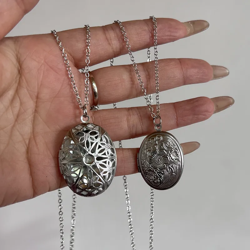 Neue Nordic Stil Oval Geschnitzte Blume Streifen Medaillon Anhänger Halskette Frauen Romantische Vintage 2 Farben Öffnende Foto Medaillon Schmuck