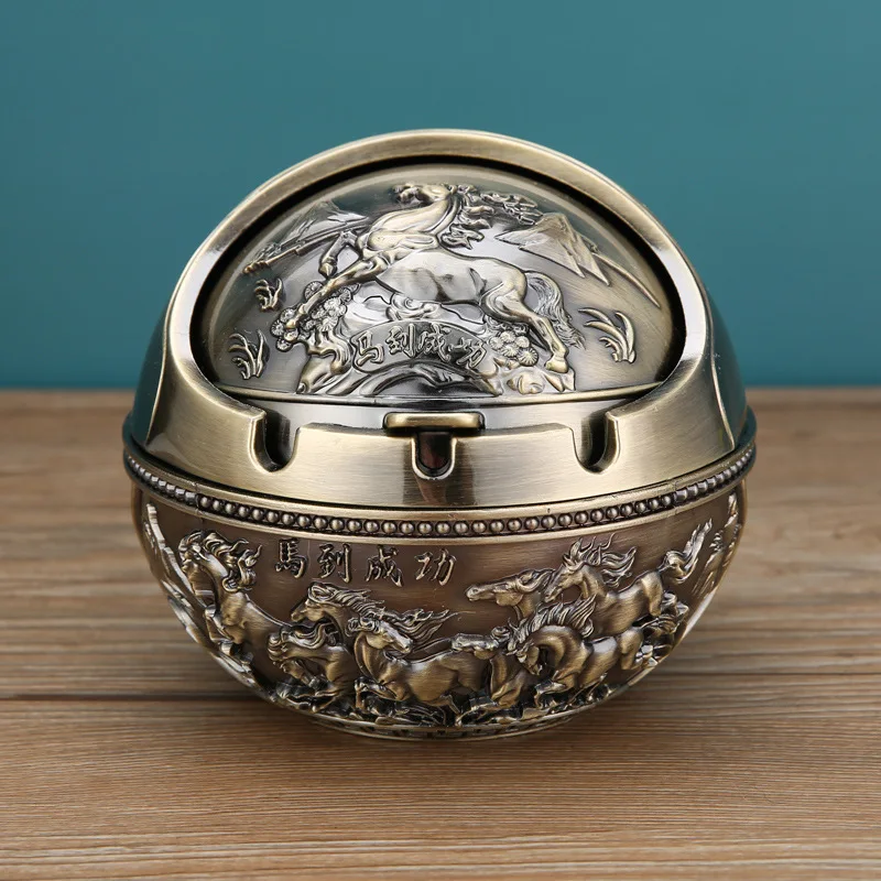 

Horse-Themed Ashtray with Lid – Elegant Smoke & Ash Proof Design for Living Room (Modern Home Decor)