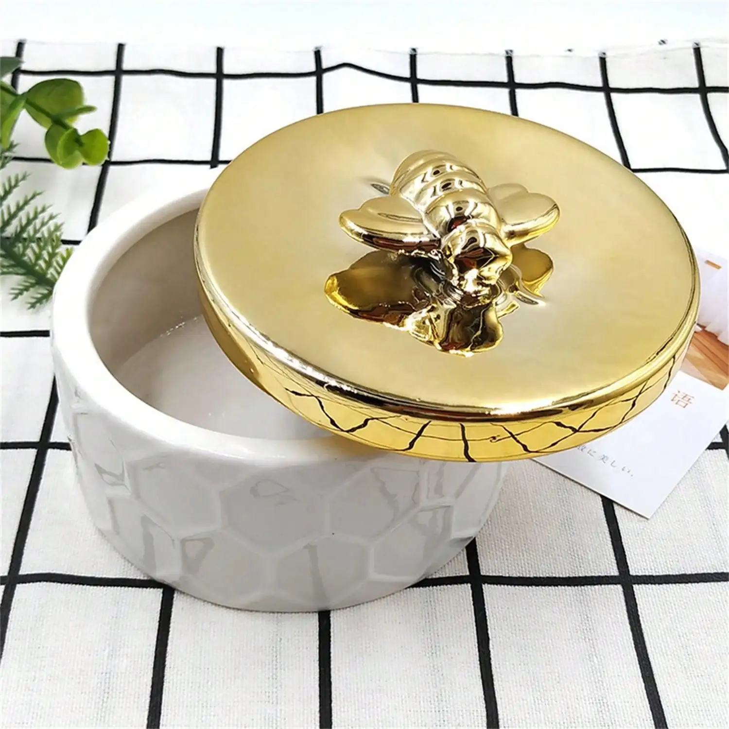 1PC minimalist ornaments, gold plating creative bee porcelain jewelry, jewelry storage box, chest jewelry box