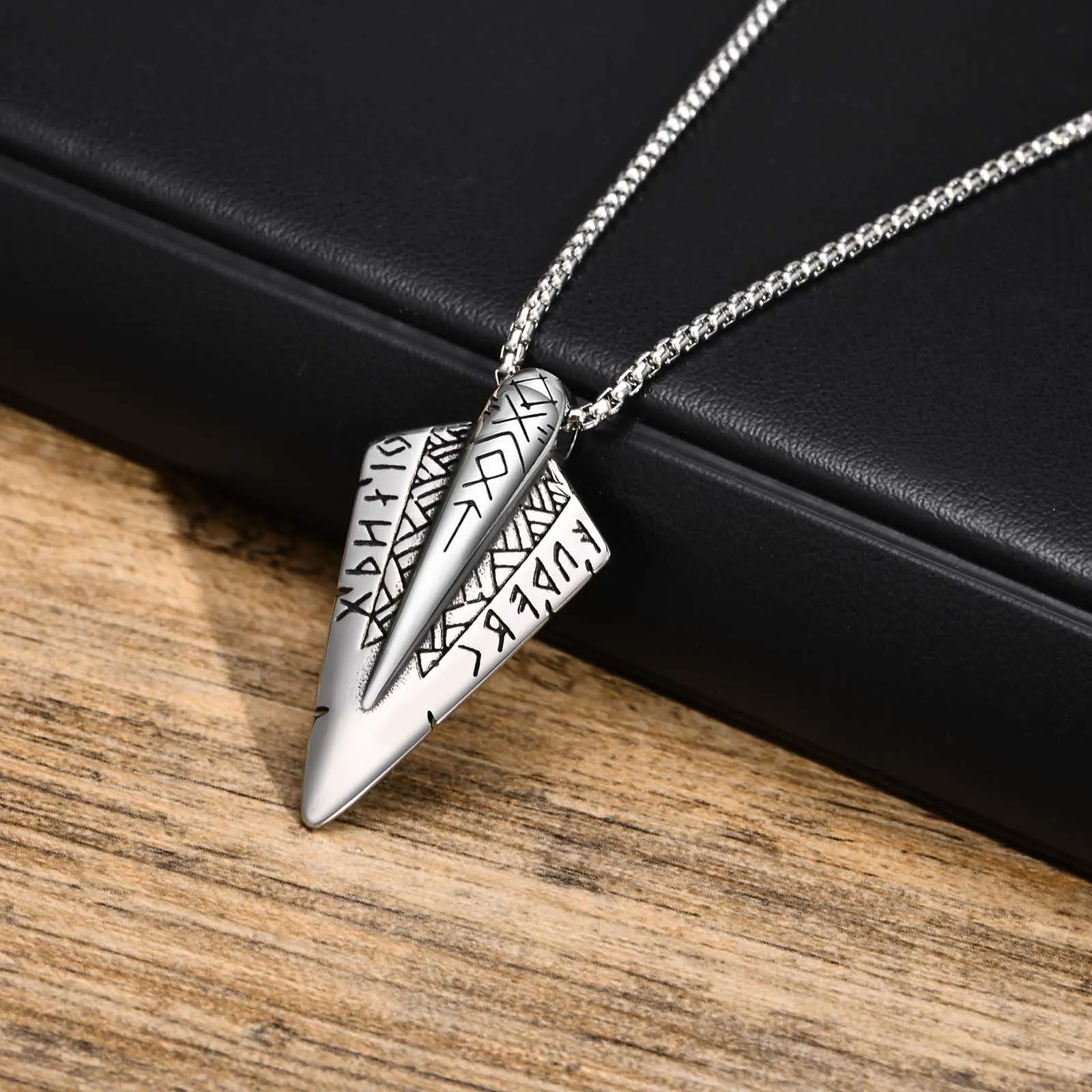 Vnox Viking Arrow Head Necklaces for Men, Stainless Steel Spear Head Viking Runes Pendant, Almut Protective Jewelry