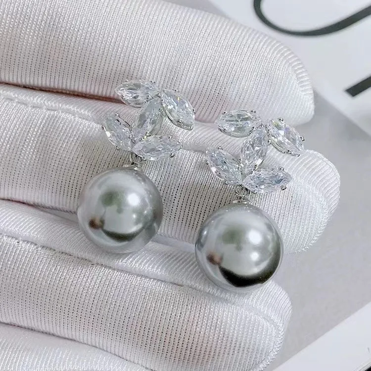 موضة جديدة أقراط متدلية من اللؤلؤ للنساء أقراط خفيفة فاخرة فريدة من نوعها 2026 وصول الخريف/الشتاء ديكور الأذن Aretes De Mujer