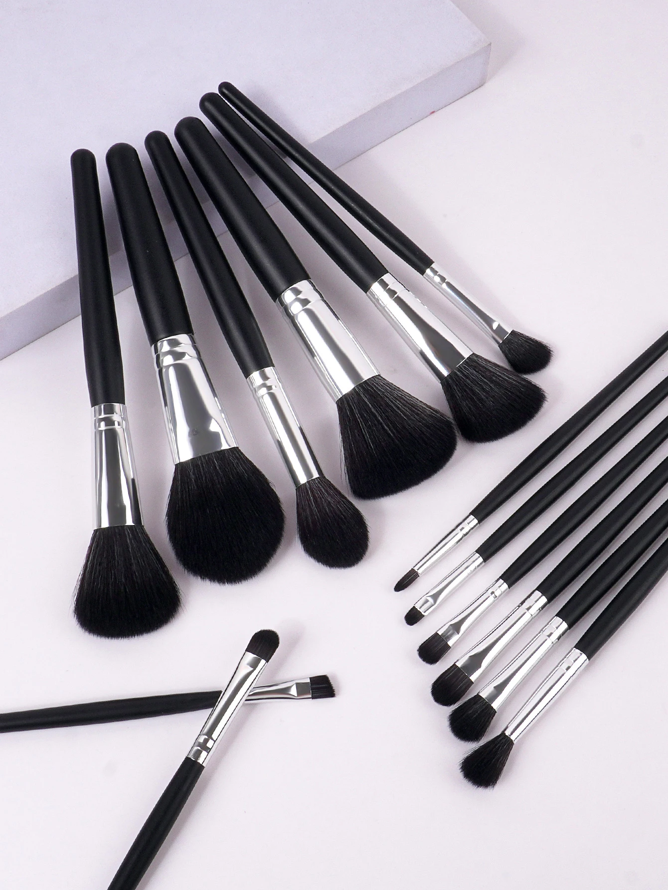 Professional Makeup Brush Set Soft Fluffy Powder Foundation Contour Blush Concealer Eye Shadow Blending Makeup Kit Beauty Tool