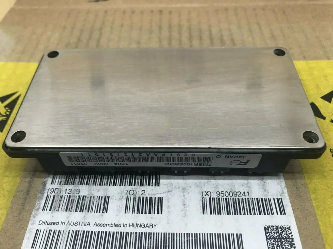 1 piece brand new original 7MBR100SB060 IGBT module 7MBR100SB060