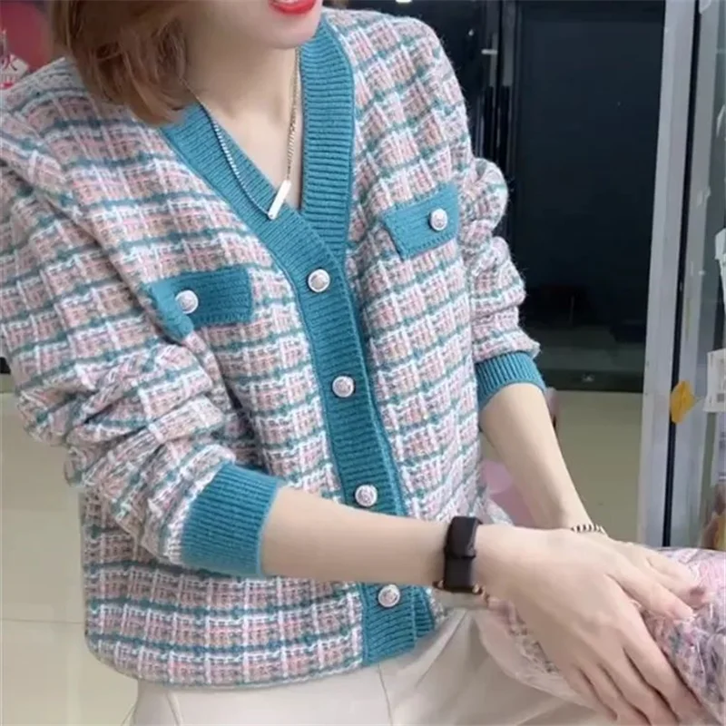 New Short Style Color Matching Knitted Sweater Women Cardigans Autumn Long Sleeve V-Neck Plaid Cardigan Jacket Feminina Top