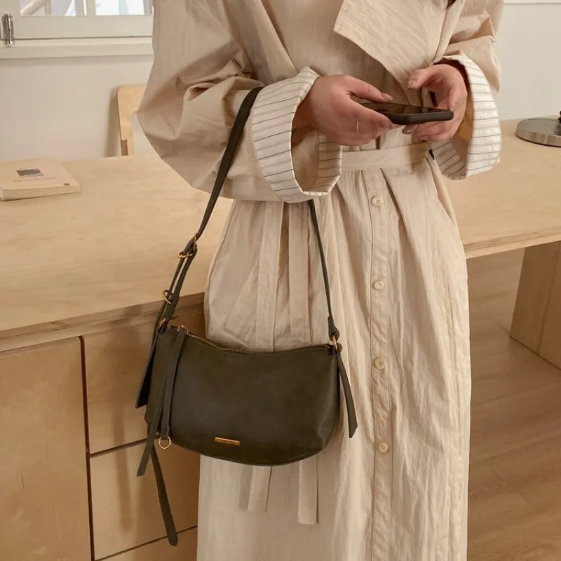 

Elegant Leather Women Messenger Bag High End Trendy Design Classic Crossbody Tote Handbag for Daily Life