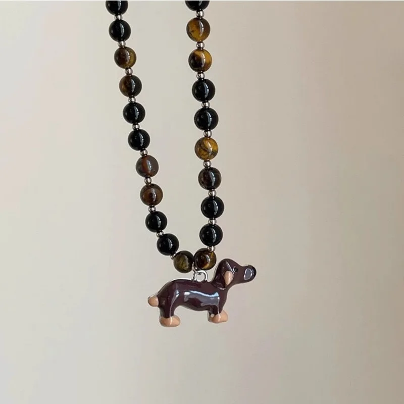 Natürliche Tigeraugen-Emaille Cartoon-Hund Dackel Anhänger Halsketten für Frauen und Mädchen Perlenstrang Choker Ästhetischer Schmuck