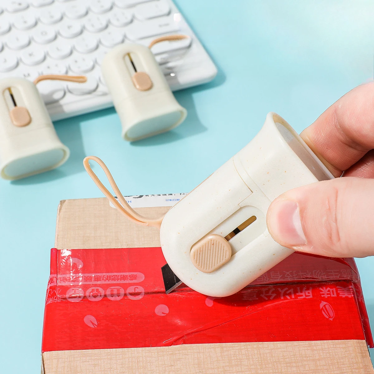 1Pc Multifunctionele Mini Mes Express Box Opener Verpakking Tape Cutter Ontvanger Informatie Privacy Protector Zwarte Roller Stempel