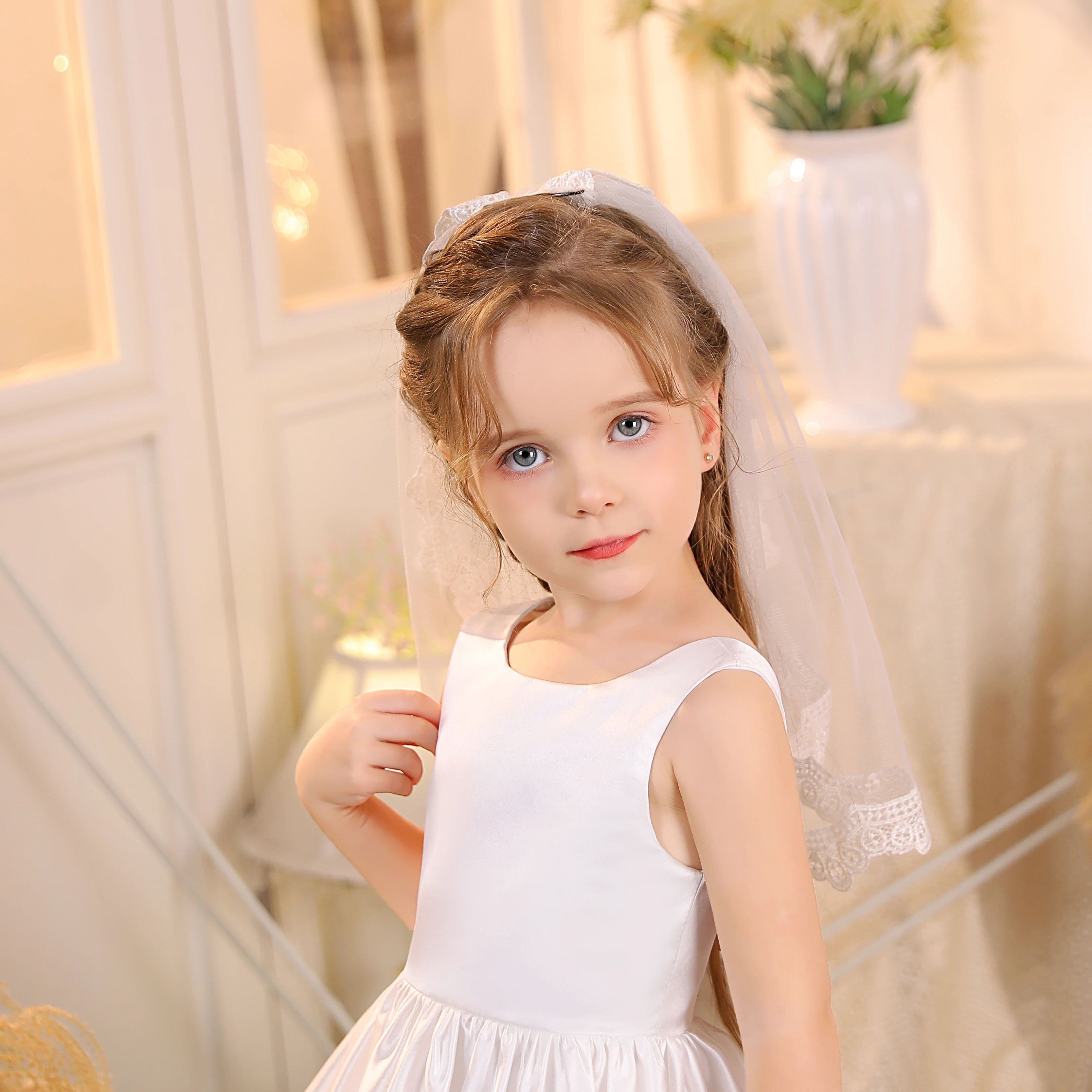 Gidion One-Layer Lace Edge Wedding Veil With Comb For Kids Wedding Ceremony Photography Flower Girl Or Junior Bridesmaid