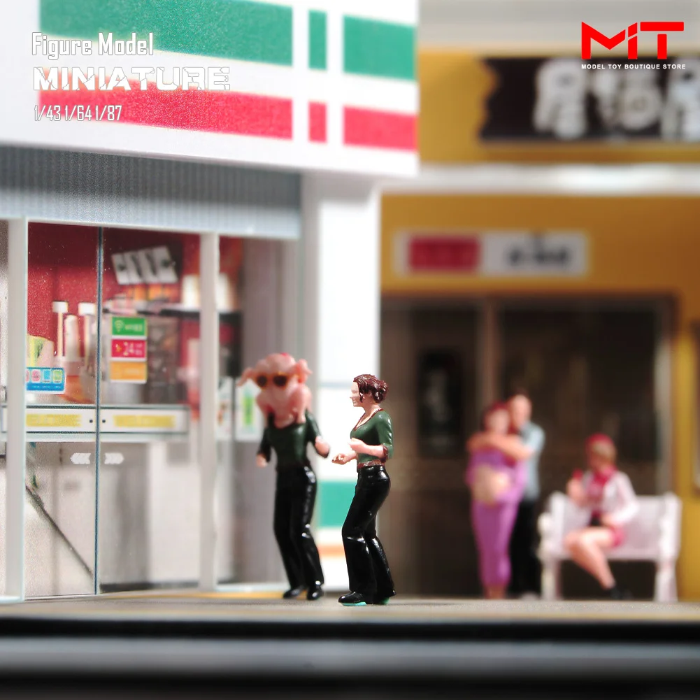 Walking Lady Normal Funny Edition Figure Model, Estatueta em miniatura, Fotografia Criativa, Adereços de cena para carros, 1/87, 1/64, 1/43, 1/24