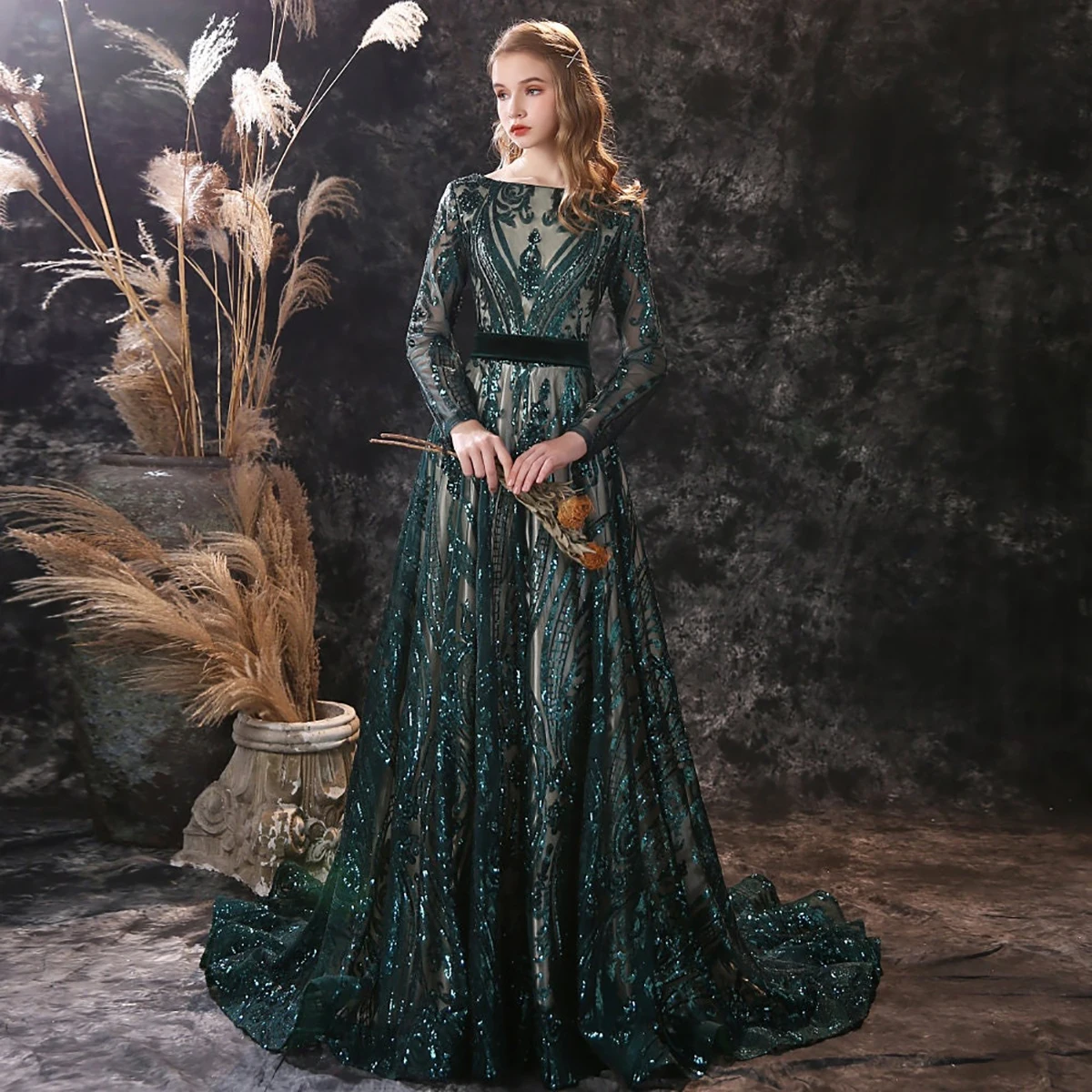 Verde escuro vestido de casamento de manga longa com lantejoulas novo applique sem costas vestidos de noiva escova trem robes de mariée venda quente