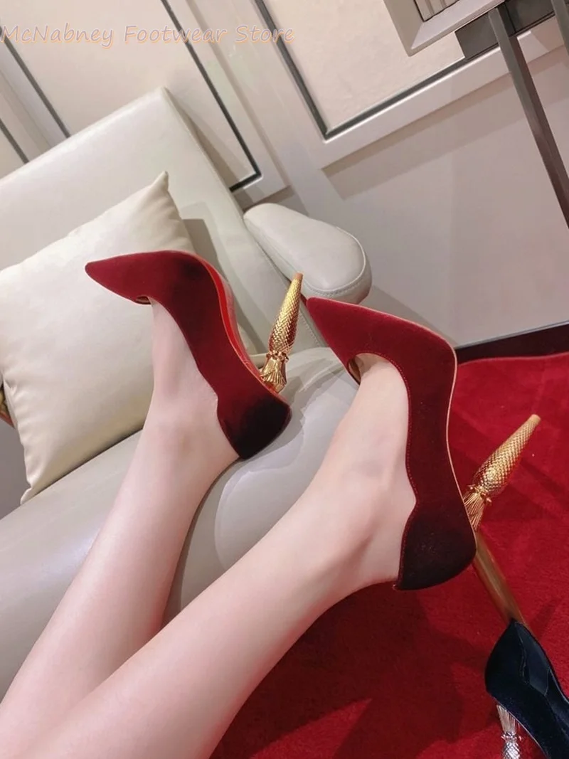 

Spring/Autumn Style Velvet Fabric Burgundy High Heels Pointed Gold Pointed Gold Wedding Shoes With Uniquely Shaped Heels