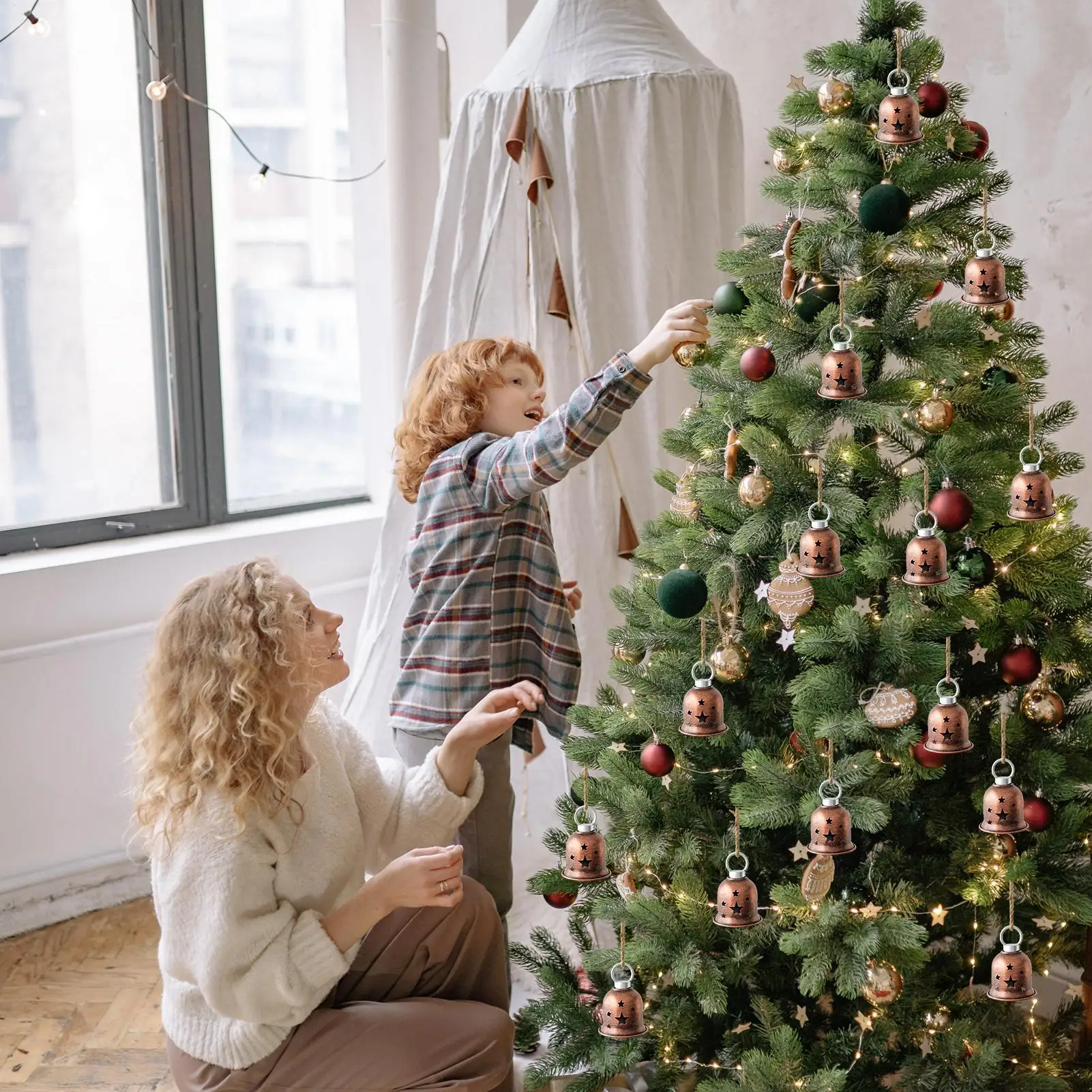 Christmas Bell Ornaments Hollow Pendants Christmas Tree Pendant For Holiday Home Dinner School Restaurant Cafe Shopping Mall