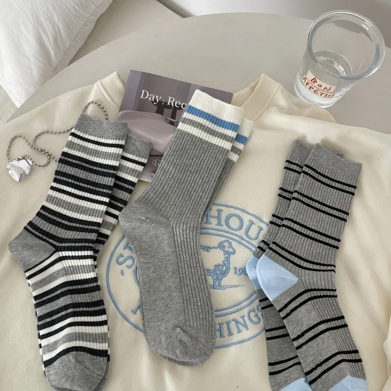 1 زوج امرأة منتصف جوارب أنبوبية موضة القطن ربيع الخريف اليابانية مخطط الجوارب الطويلة جودة عالية 2026 عادية رمادي الكاحل الجوارب