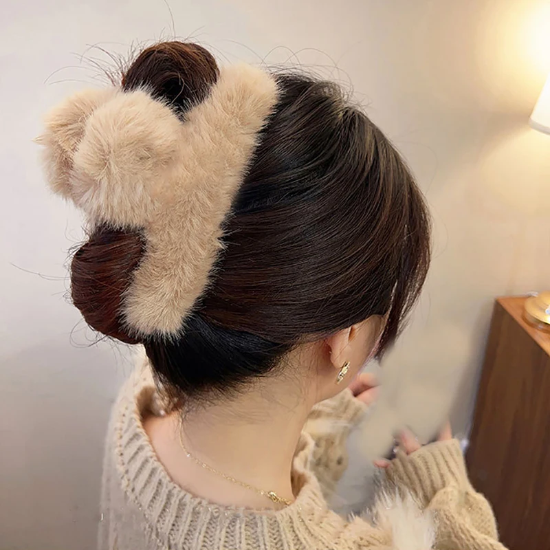 13cm Large Women Fluffy Hair Claw Solid Color Faux Rabbit Fur Shark Clip Soft Warm Barrette Elegant Winter Hair Accessories