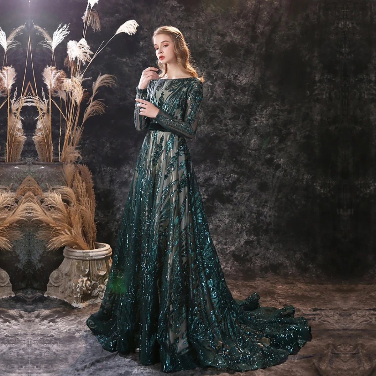 Verde escuro vestido de casamento de manga longa com lantejoulas novo applique sem costas vestidos de noiva escova trem robes de mariée venda quente