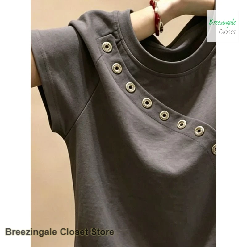 Summer new short-sleeved T-shirt female Korean fashion shoulder slim short Joker minority design sense spice girl casual top.