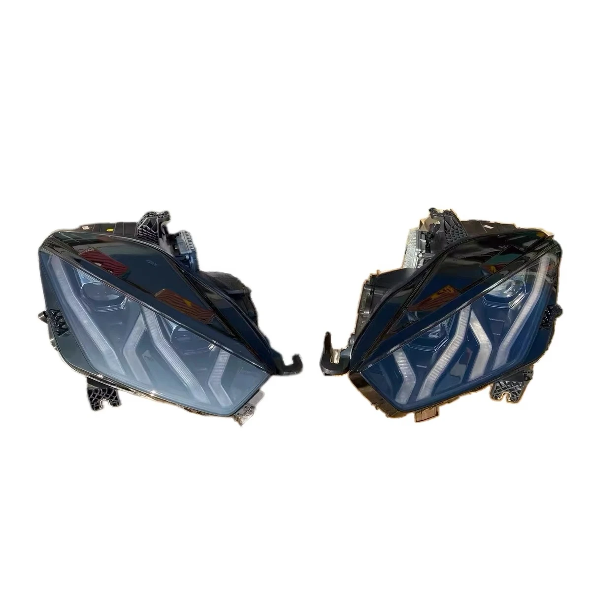 For  580 610  Vehicle Parts  Left and Right  Led  Headlight.   Automotive Headlight  Car Headlight.