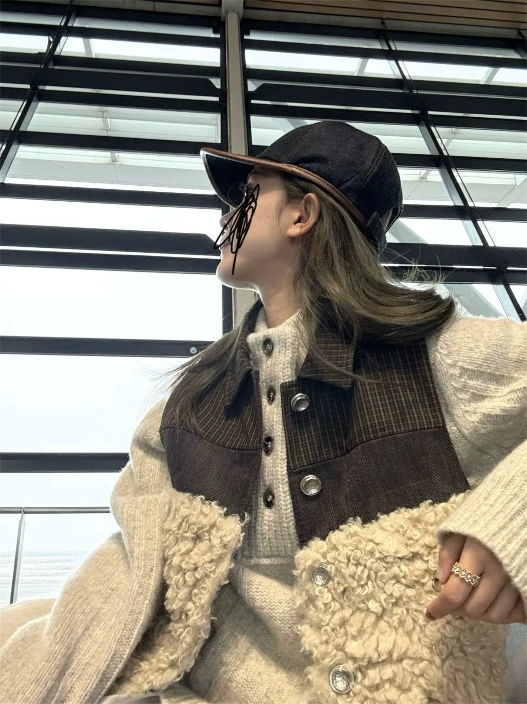 

Ladies' Lamb Velvet Vest Winter Faionable Outerwear 2025 New Sle Age-Defng Furry Splicing Warm Collar Single Button