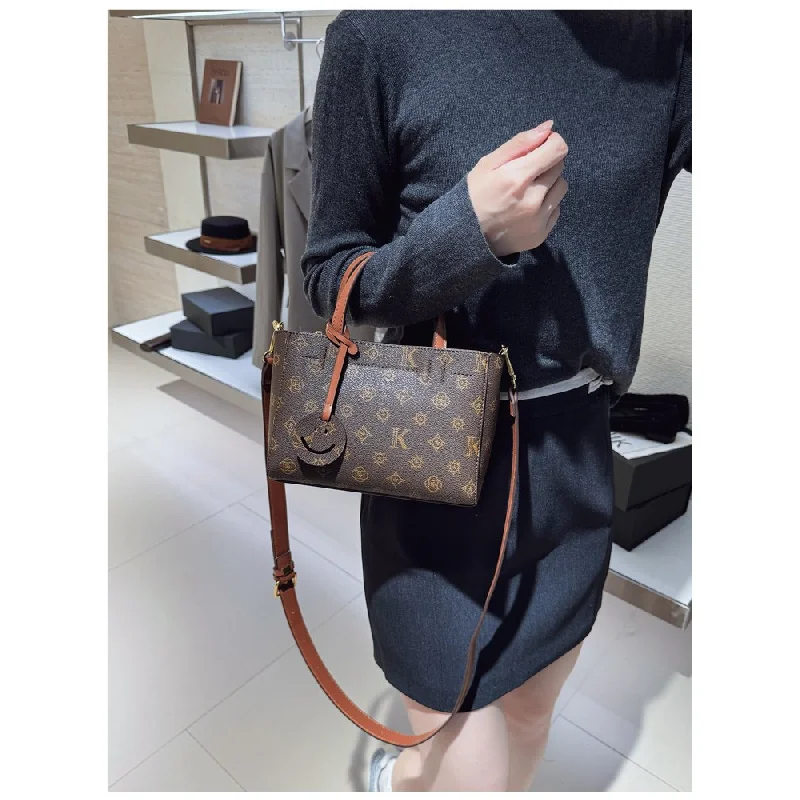 

Стильная роскошная кожаная женская сумка через плечо с плечевым ремнем Элегантная классика от известного дизайнера