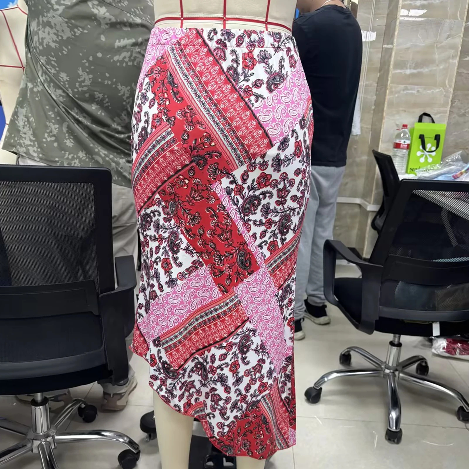 女性花非対称スカートカジュアルローライズミディボディコンスカートビーチ休暇夏のパーティー日常着ストリート