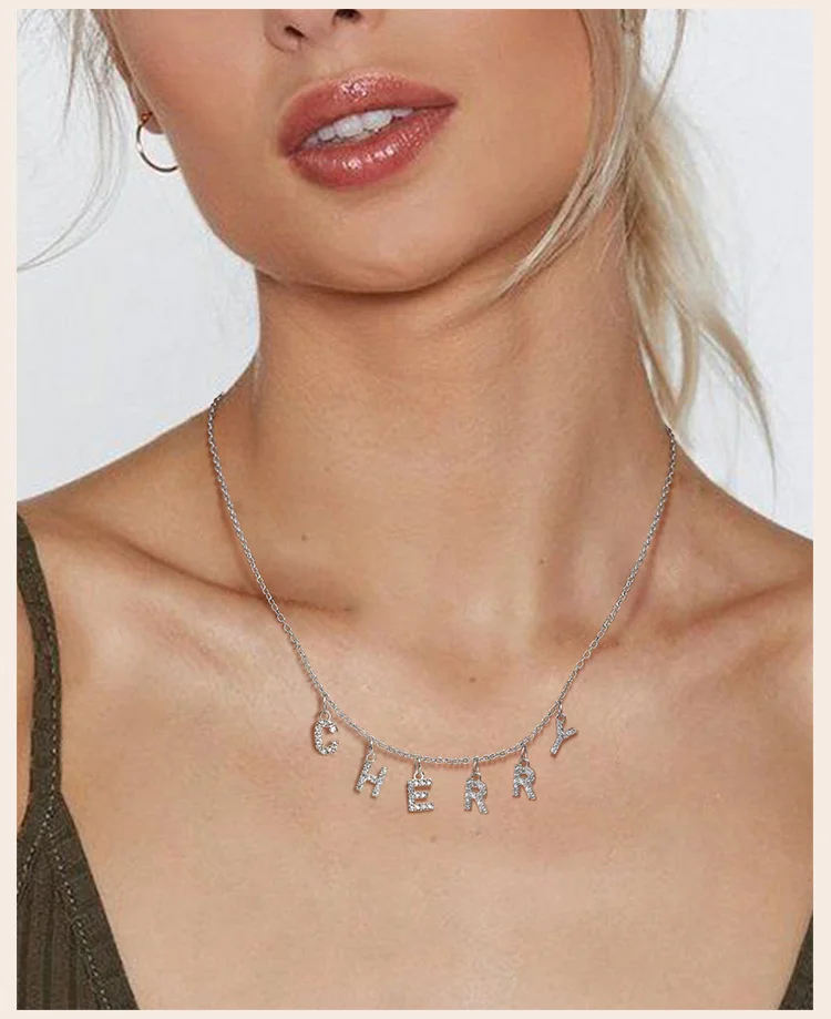 Personalisierter Name mit Initialen-Halskette für Frauen und Mutter, Charms Pave-Buchstaben-Anhänger, Edelstahl-Kettenglied verstellbar – Detail 2