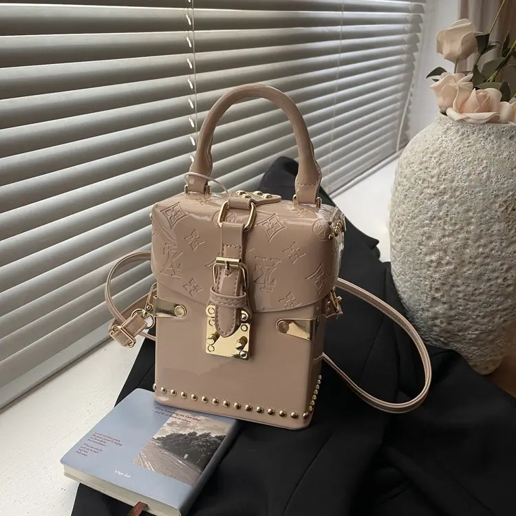 

Luxe Compartment Satchel, Square Design with Dual Sections, Removable Strap, Vintage-Inspired Hardware, New 2026 Look