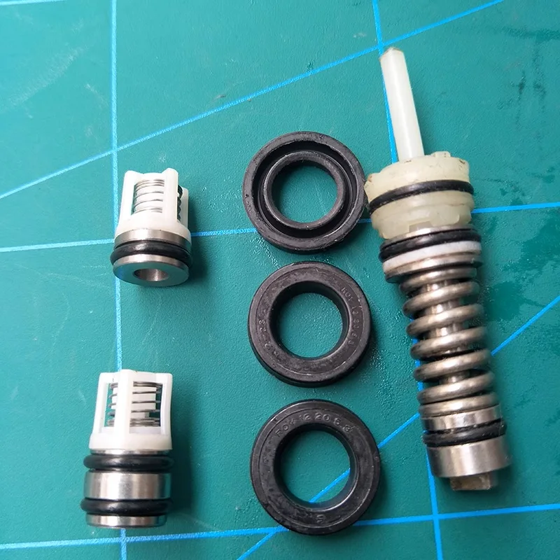 

Lutian Luba LT-390 Мойка высокого давления 3WZ-1200 Комплект для ремонта плунжерного насоса Поршневой насос Замена деталей Обходной пропуск