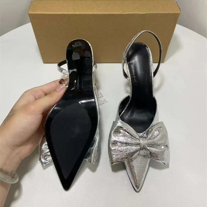 TRAF, tacones de aguja de estilo francés, sandalias con punta de lazo plateada para mujer, sandalias de suela negra, zapatos de tacón a la moda de verano para mujer, nuevos