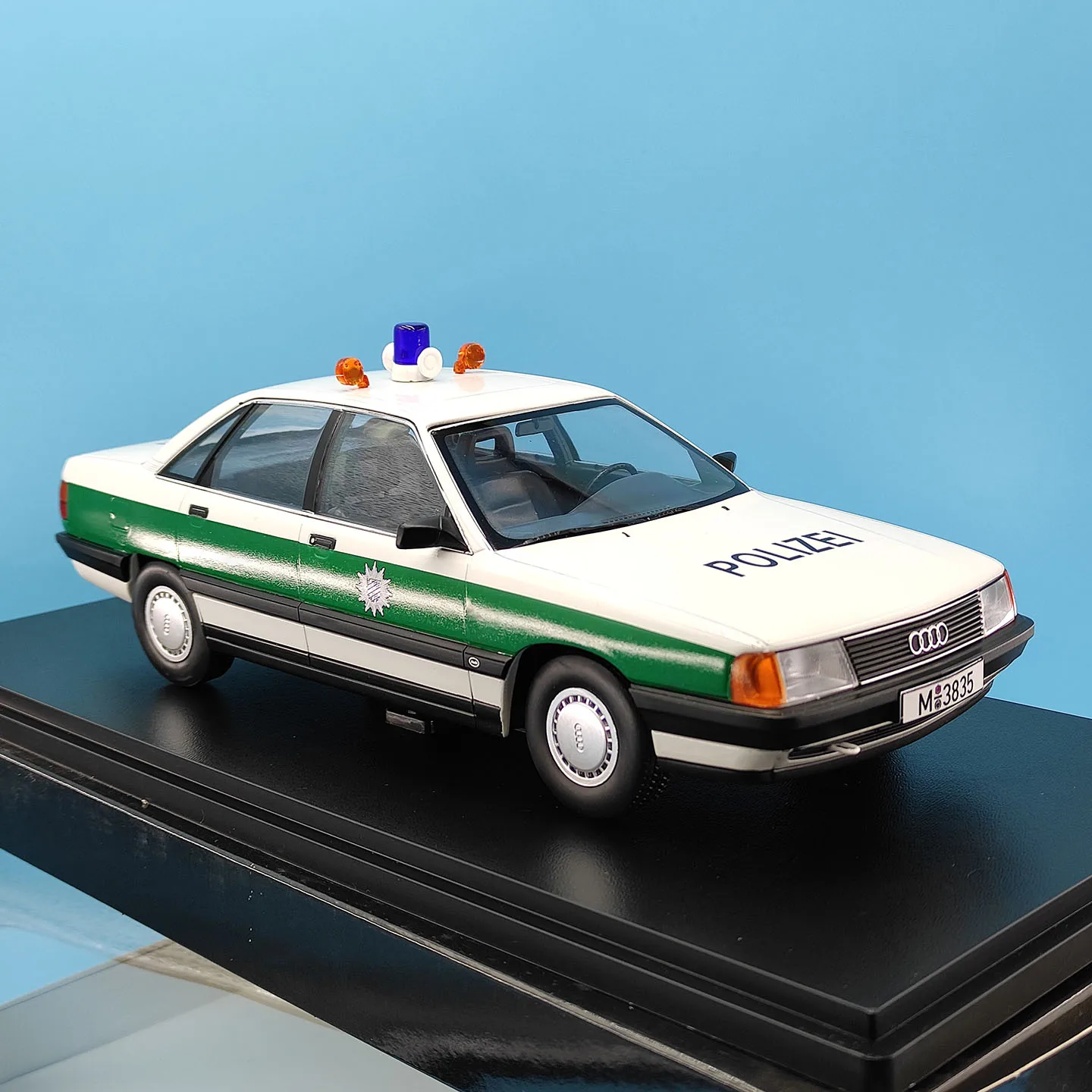 Diecast KK 1:18 Scale 1989 100 C3 German Police Alloy Car Model