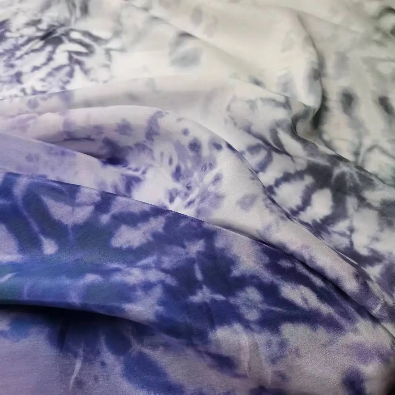 Ombre Mulberry Cotton Rayon Fabric 55‘’ width
