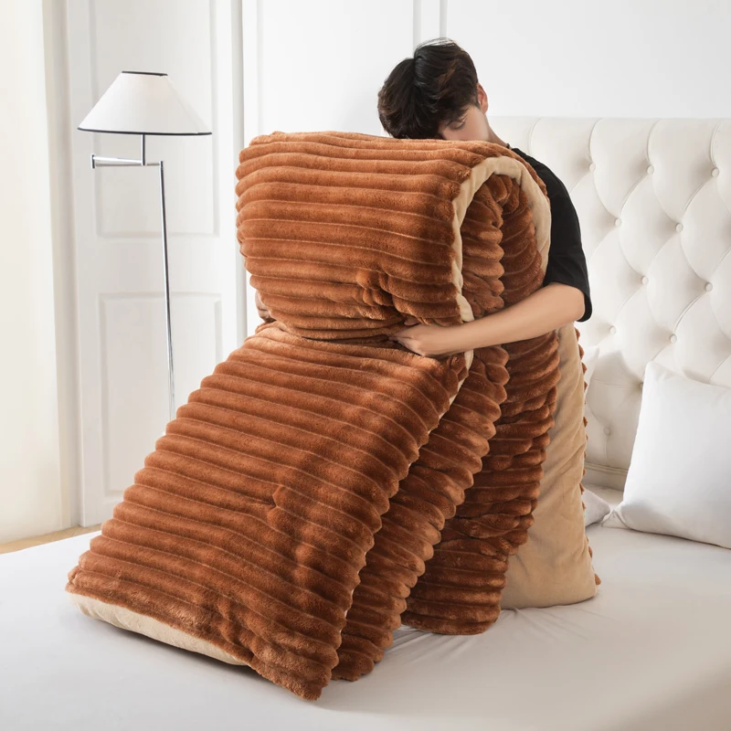 Simple Solid Color Drawn Thickened Winter Quilt Milk Fleece Fleece Warm and Comfortable Home Quilt