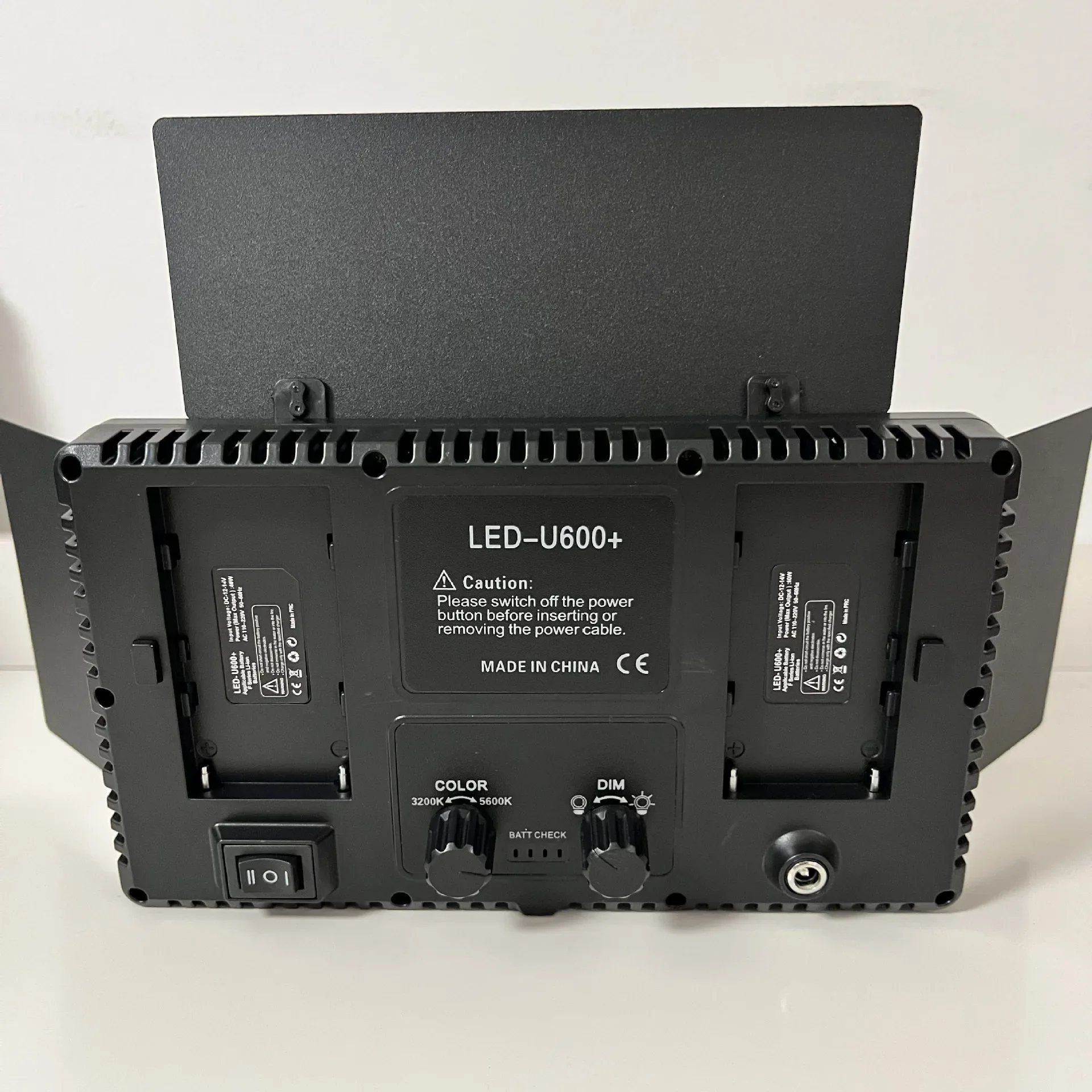 ضوء تصوير فردي عاكس للفيديو بث مباشر LED ضوء كاميرا ملء ضوء PRO LED U600 + U800 + خارجي داخلي