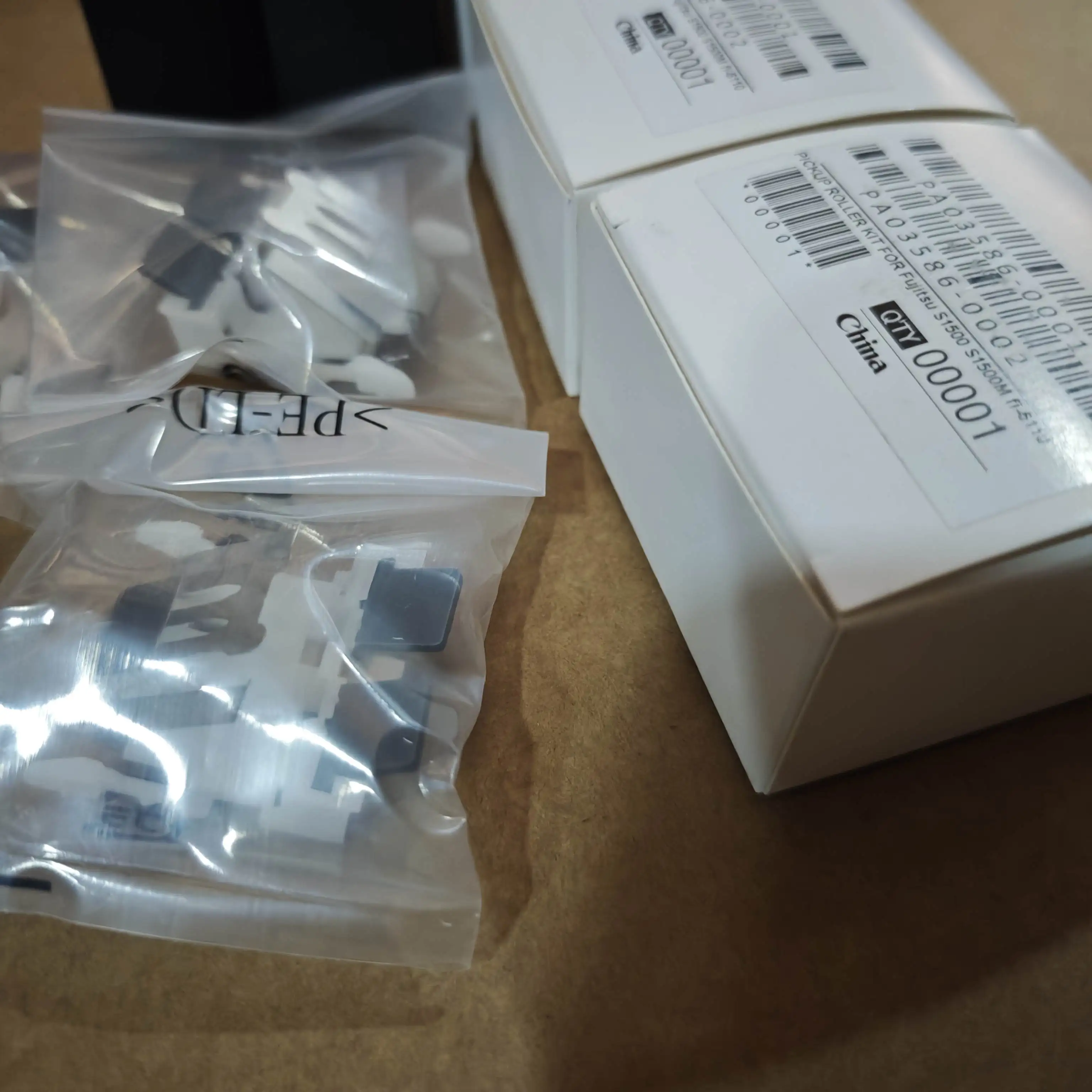 

1SETS PA03586-0001 PA03586-0002 Scanner Pick Roller Pad Assembly for Fujitsu fi-6110 ScanSnap N1800 S1500 S1500M