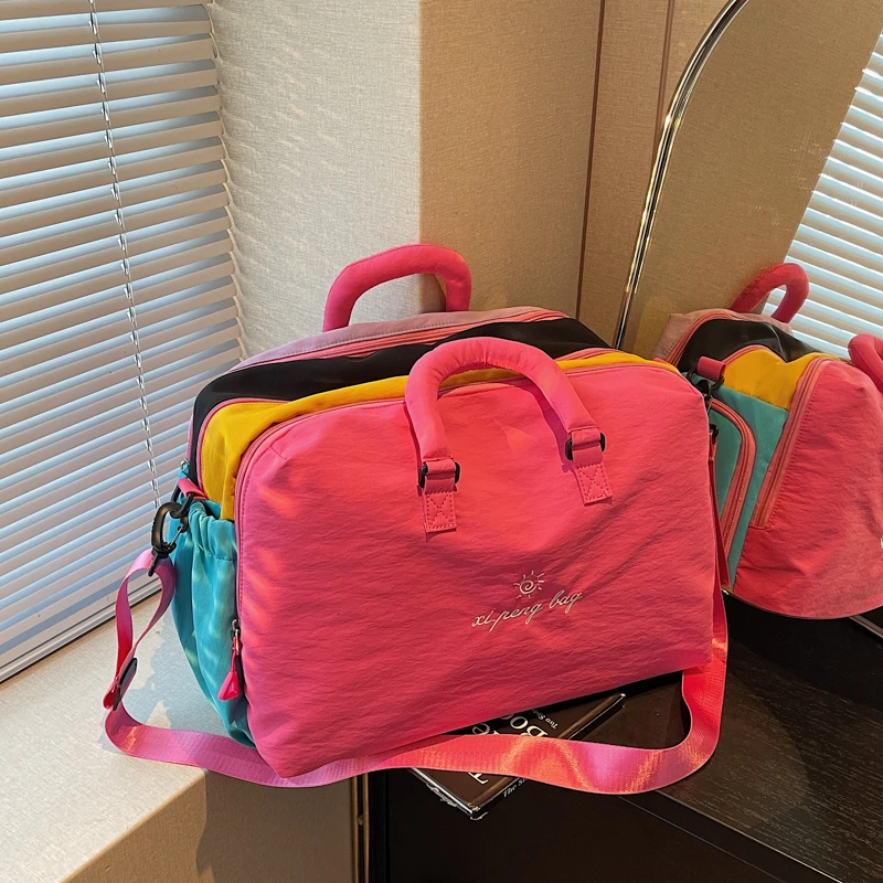 2026 حقائب سفر جديدة غير رسمية ملونة ذات سعة كبيرة عالية الجودة مصمم نمط اللون مطابقة حقائب كتف نسائية رائعة للغاية #1