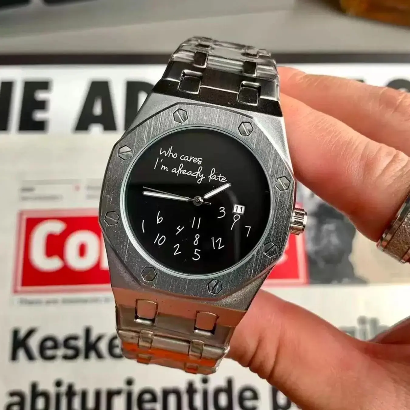 

Роскошные мужские часы с индивидуальным дизайном в европейском и американском стиле, стальной браслет, календарь, циферблат с граффити, повседневный ретро-стиль, высококачественные мужские часы, подходят для различных случаев, рекомендуются в качестве мод