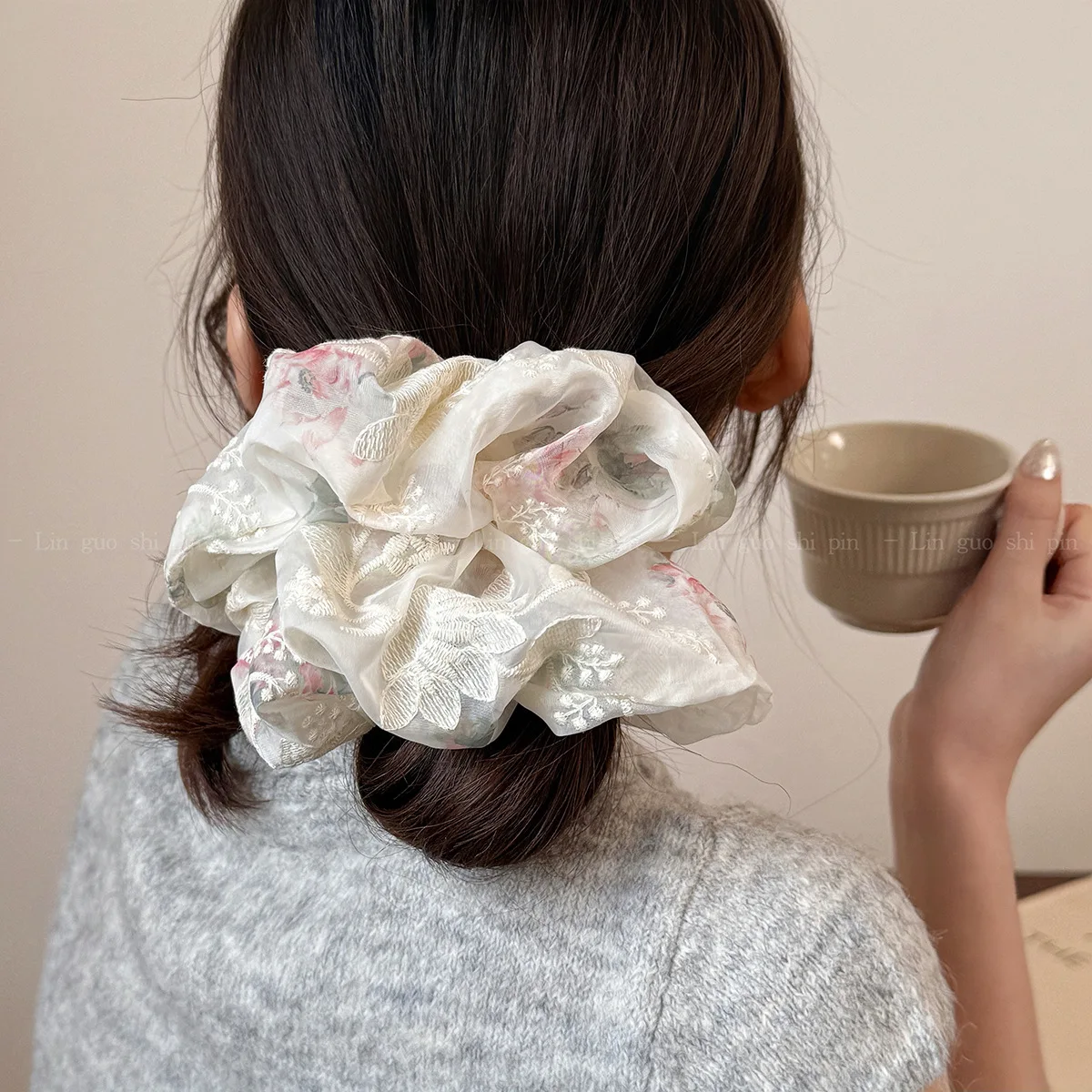 

Women's Hair Tie Summer Super Sweet And Ethereal Embroidered Gauze Large Intestine Hair Band Funny Girl Hair Tie Fashion Simple