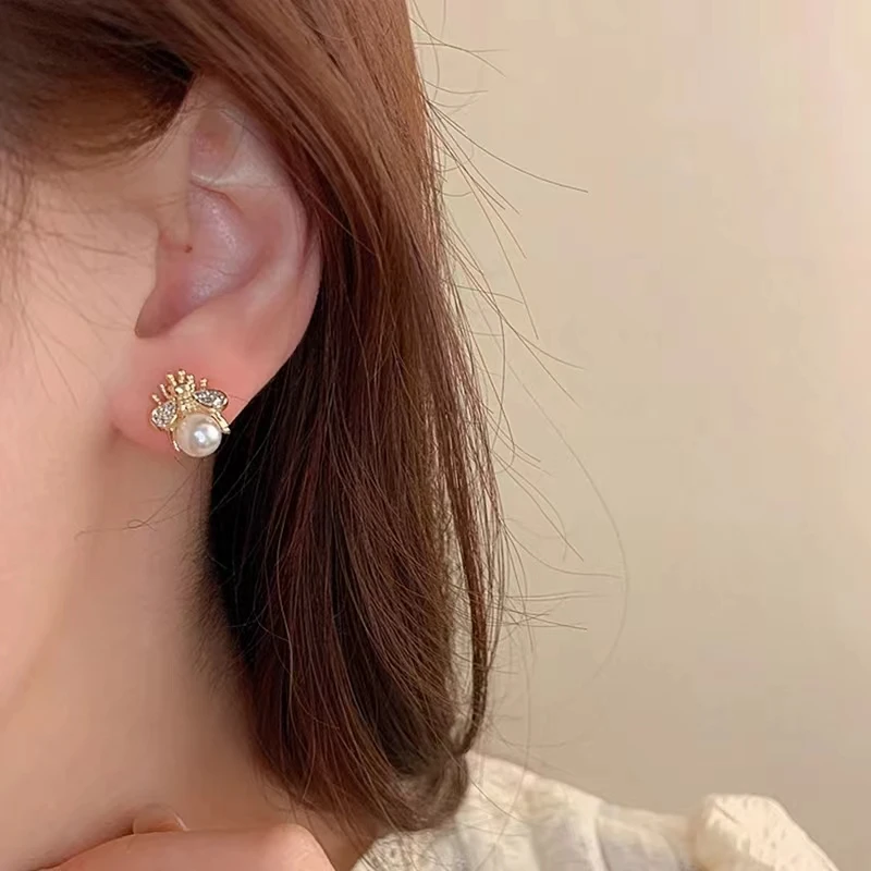 Korean Style Honey Bee Pearl Stud Earrings For Women Exquisite Small Elegant Earring Ladies Wedding Party Birthday Jewelry Gifts image 3