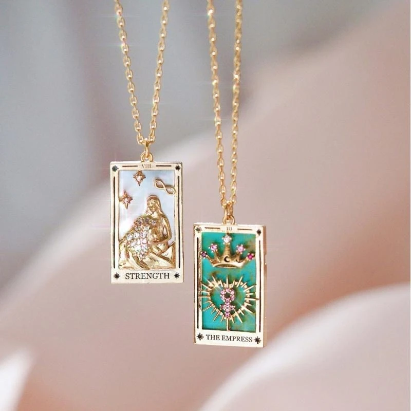 Fashionable Tarot Card Necklace with Intricate Magician Youthful Adult Fashion Jewelry Suitable for Party and Festivals