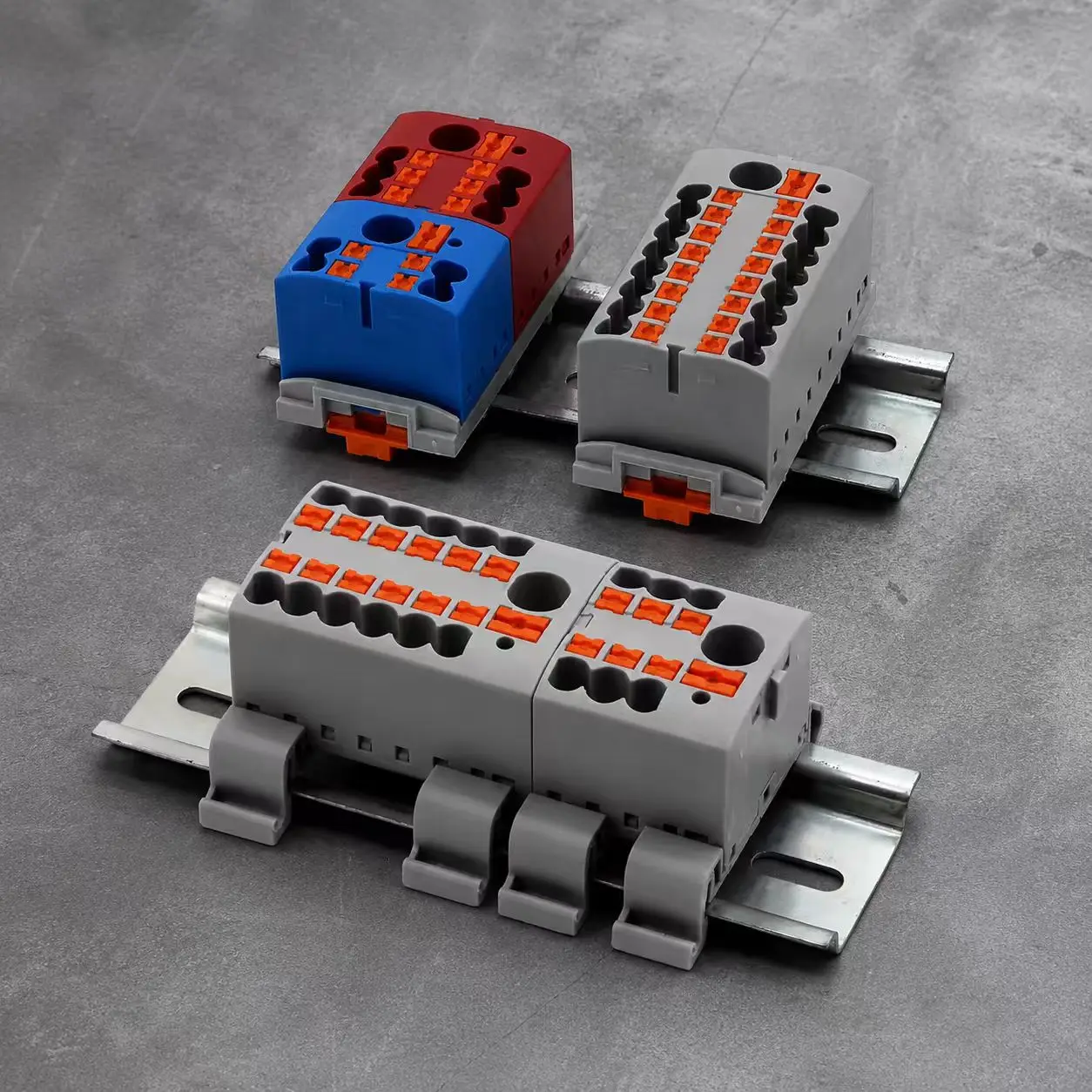 Distribution Terminal Block 1 In 12 Out DIN Rail Push In Electrical Connection Strip 41A 690V Copper Busbar Power Distributor
