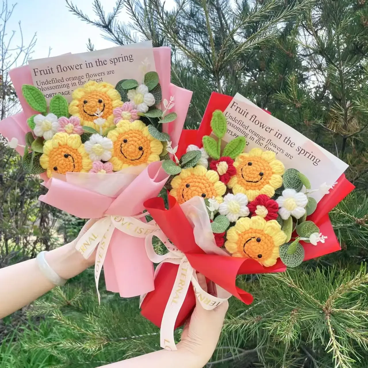 Artificial Crochet Strawberry Sunflower Stuffed Plants Finished Knitted Flowers Bouquets Valentine Birthday Graduation Gifts 꽃인형