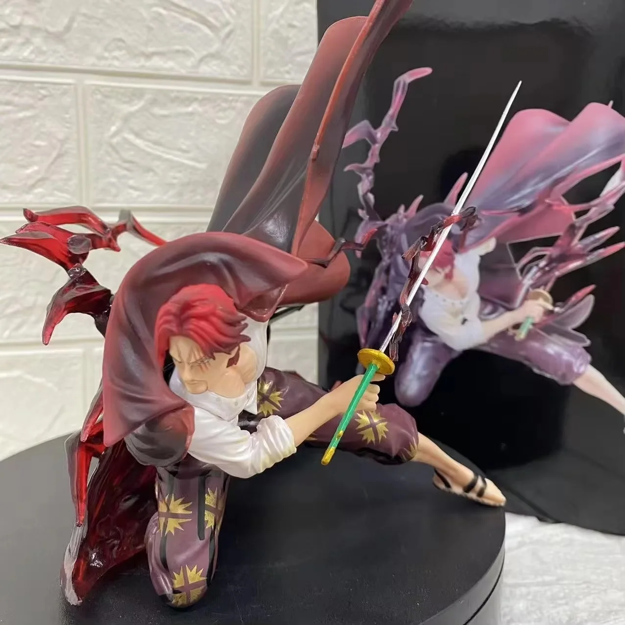 赤髪のシャンクス 蹲むポーズ アクションフィギュア セーラー系アニメゲーム コレクタブルモデル玩具 装飾用